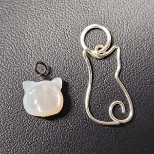 Elegant Silver and White Mother Of Pearl Cat Pendant Set
